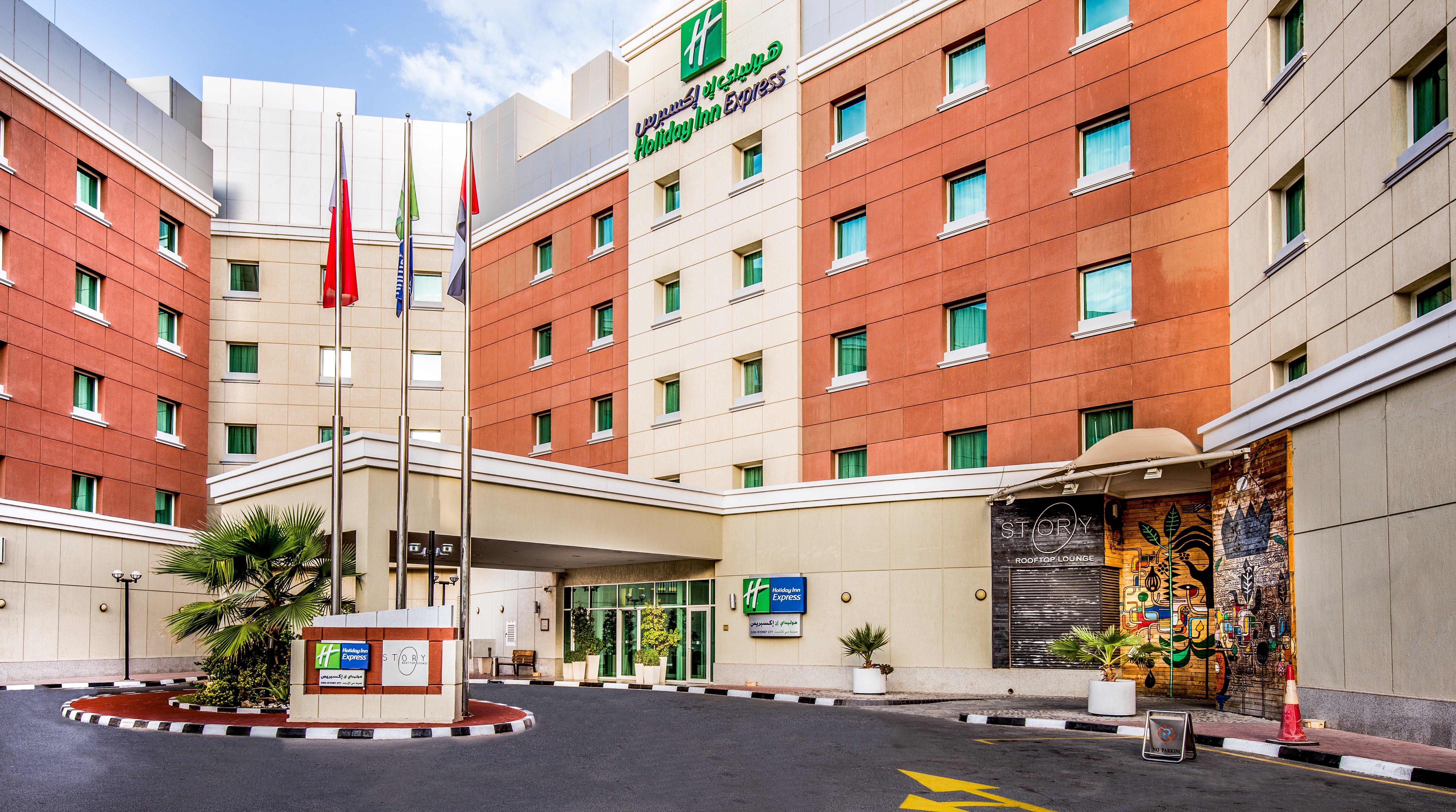 Holiday Inn Express Dubai Internet City, An Ihg Hotel Ngoại thất bức ảnh